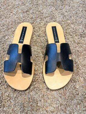 Steven by Steve Madden Black & Tan Slide Sandals